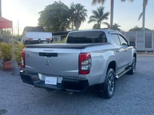 MITSUBISHI L200 AUT 2024 - Imagen 8