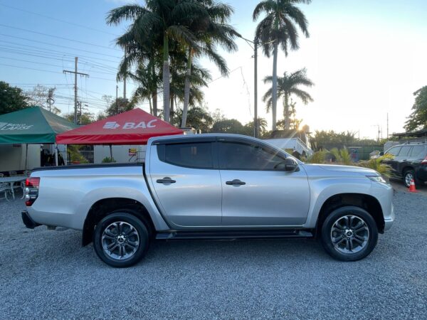MITSUBISHI L200 AUT 2024 - Imagen 9