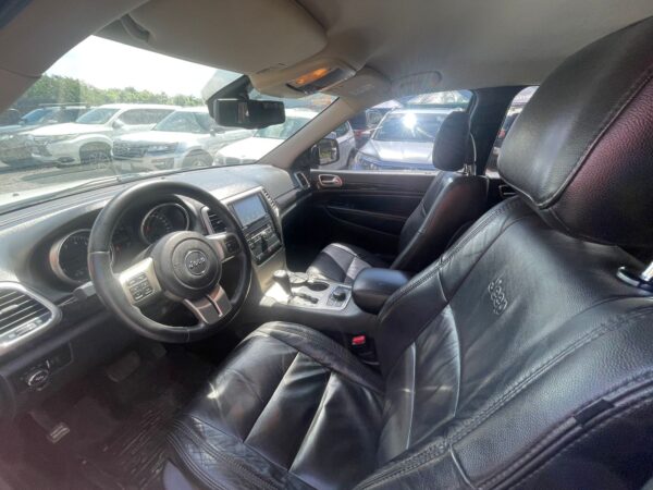 JEEP GRAND CHEROKEE LAREDO 2013 AUT - Imagen 8