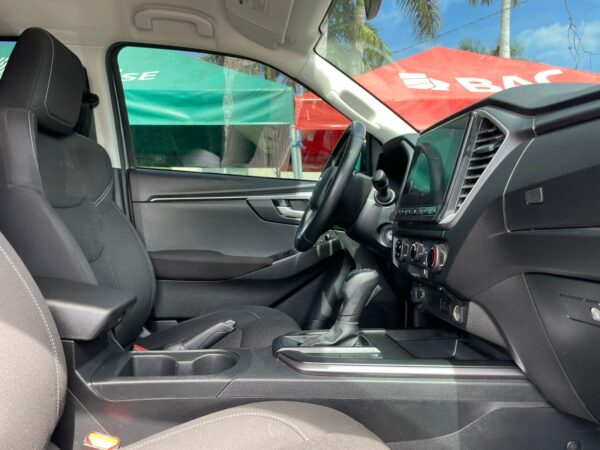 ISUZU D-MAX 2024 AUT - Imagen 13