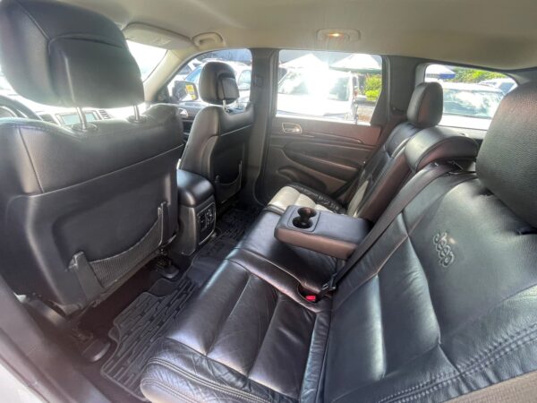 JEEP GRAND CHEROKEE LAREDO 2013 AUT - Imagen 11