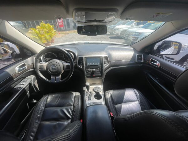 JEEP GRAND CHEROKEE LAREDO 2013 AUT - Imagen 12