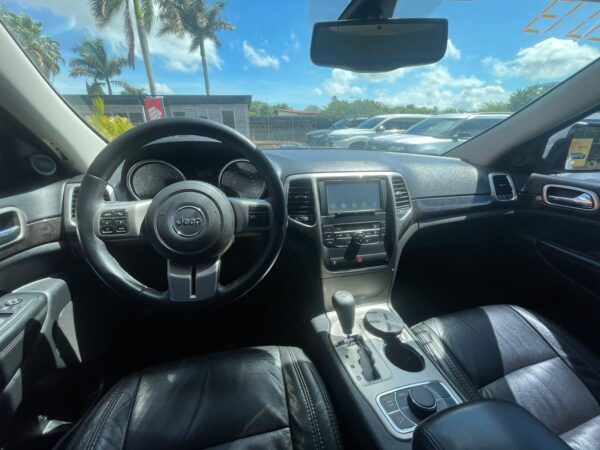 JEEP GRAND CHEROKEE LAREDO 2013 AUT - Imagen 13