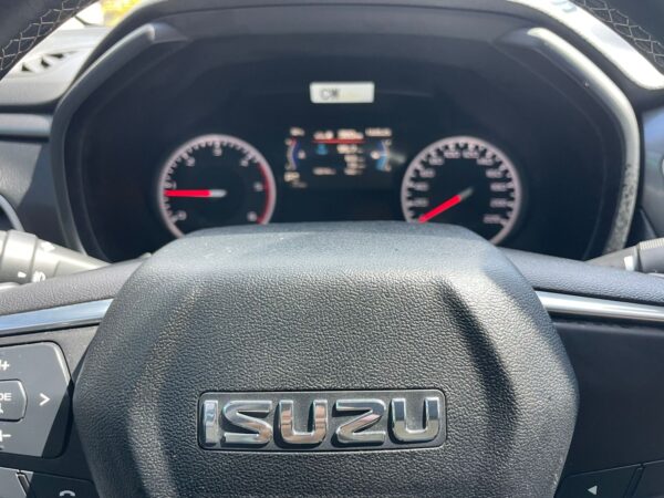 ISUZU D-MAX 2024 AUT - Imagen 18