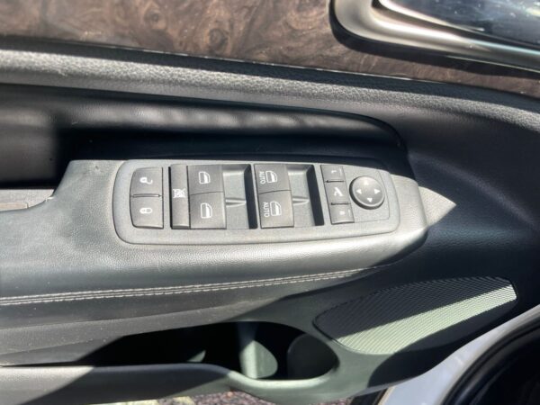 JEEP GRAND CHEROKEE LAREDO 2013 AUT - Imagen 16