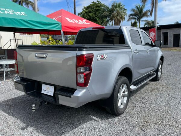 ISUZU D-MAX 2024 AUT - Imagen 8